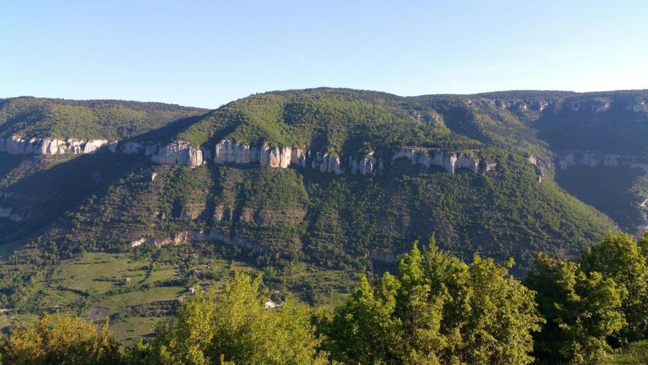 Camping Au Tour De L'Aveyron LʼHospitalet-du-Larzac Kültér fotó